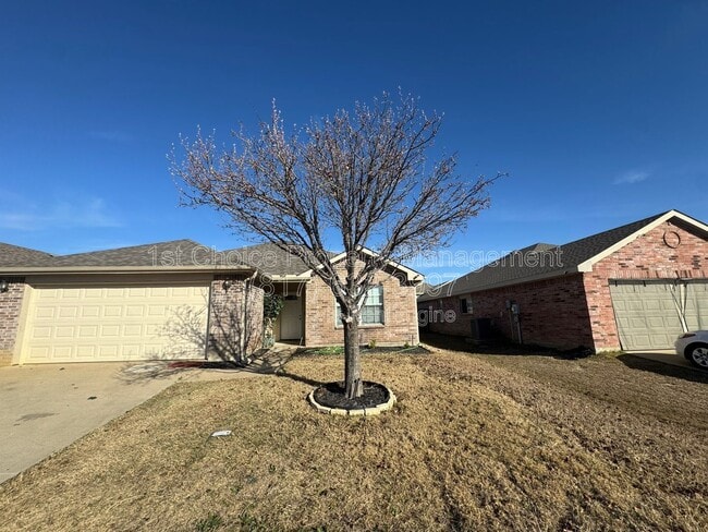 2153 Benning Way in Fort Worth, TX - Building Photo - Building Photo