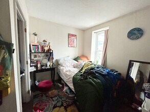 75 Hammond St, Unit 3 in Boston, MA - Foto de edificio - Building Photo