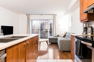 1407-1407 Rue Aylwin in Montréal, QC - Building Photo - Building Photo