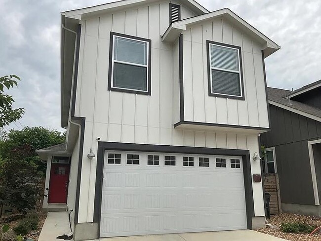 property at 1511 E Sandalwood Ln