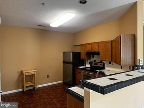 7417 Hindon Cir in Windsor Mill, MD - Building Photo - Building Photo