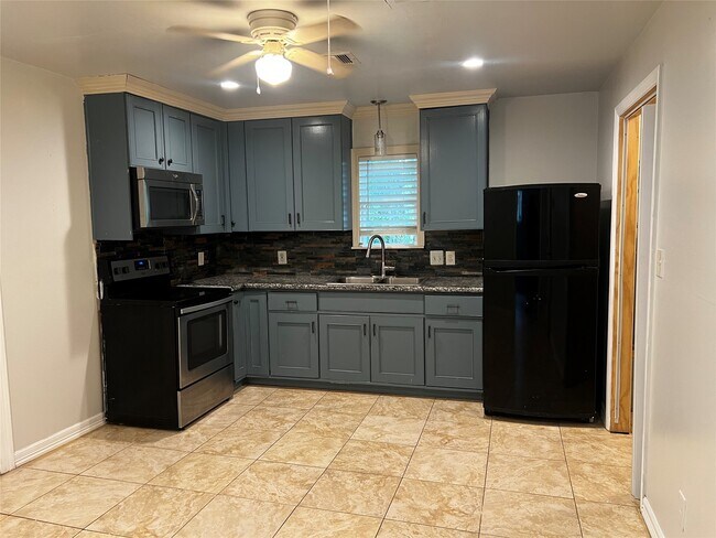 5924 Morningdale St in Humble, TX - Building Photo - Building Photo