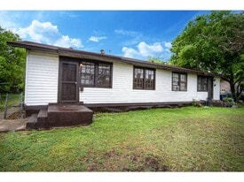 514 Bee St in San Antonio, TX - Building Photo