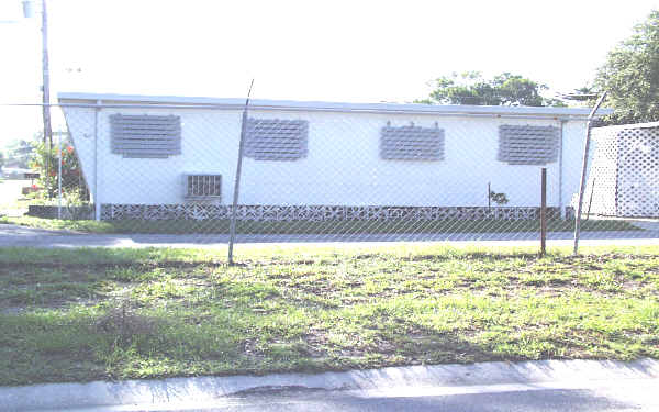 Tangerine Mobile Home Park in St. Petersburg, FL - Building Photo - Building Photo