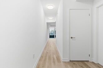 110-4110 Broadway Ave in Toronto, ON - Building Photo - Building Photo