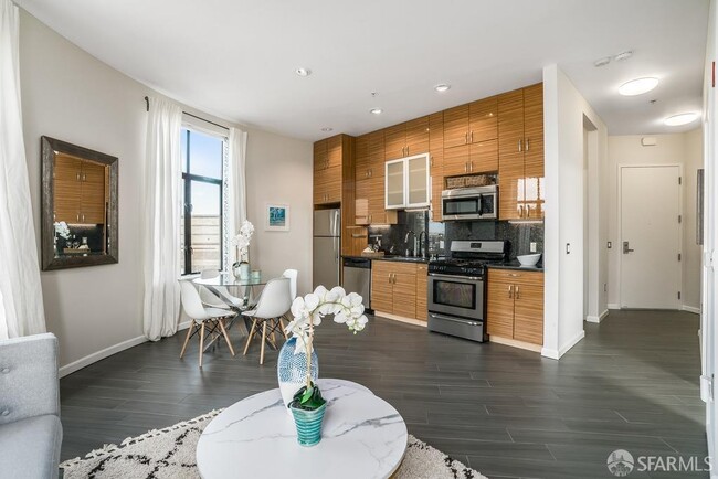 3801 San Pablo Ave in Emeryville, CA - Building Photo - Building Photo