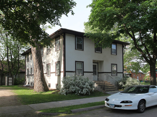 2100 Fairmont Ave SE in Minneapolis, MN - Building Photo - Building Photo