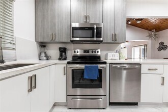 753 NE 81st St in Miami, FL - Building Photo - Building Photo
