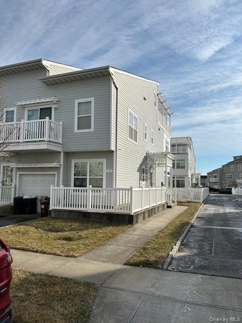 1-56 Sea Grass Ln in Queens, NY - Building Photo - Building Photo