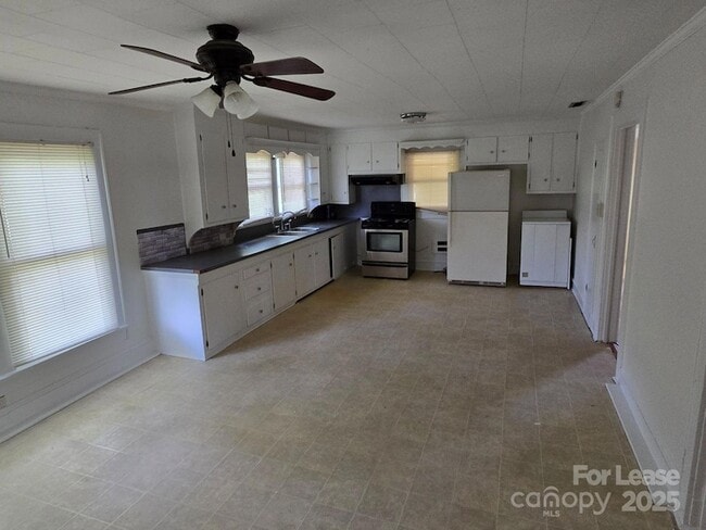 7830 W NC 152 Highway, Unit 3 in Mooresville, NC - Building Photo - Building Photo