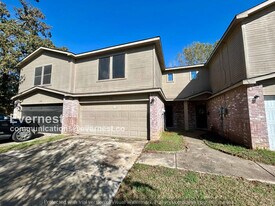 256 Creek Cove Dr in Dallas, TX - Building Photo
