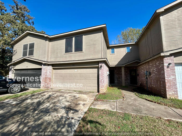 256 Creek Cove Dr in Dallas, TX - Building Photo