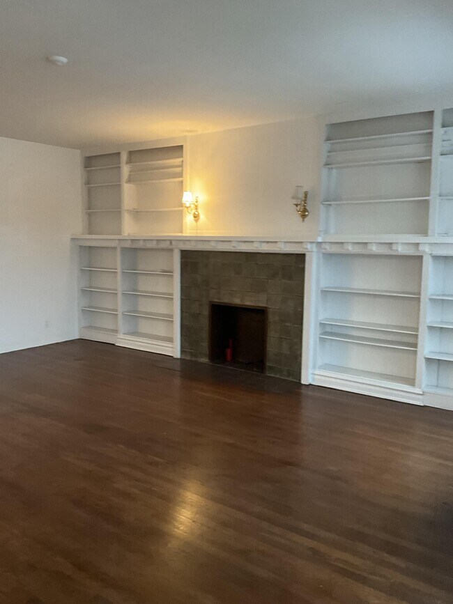 5141 S Ellis Ave, Unit 2 in Chicago, IL - Foto de edificio - Building Photo