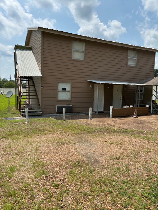 15090 Hwy 165 in Kinder, LA - Foto de edificio