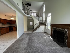 1556 Darien Lakes Dr in Darien, IL - Building Photo - Building Photo
