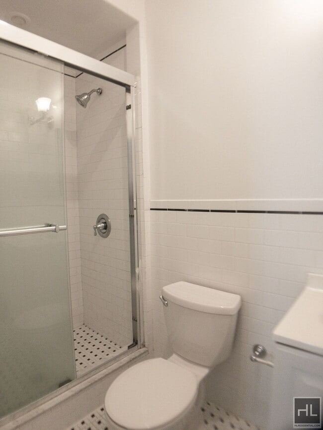 1273 3rd Ave in New York, NY - Building Photo - Building Photo