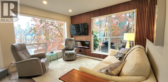 1530 Mariner Walk in Vancouver, BC - Building Photo - Building Photo