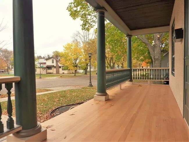 738 Magnolia Ave E, Unit #1 in St. Paul, MN - Building Photo - Building Photo