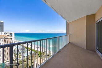 1950 S Ocean Dr in Hallandale Beach, FL - Building Photo - Building Photo
