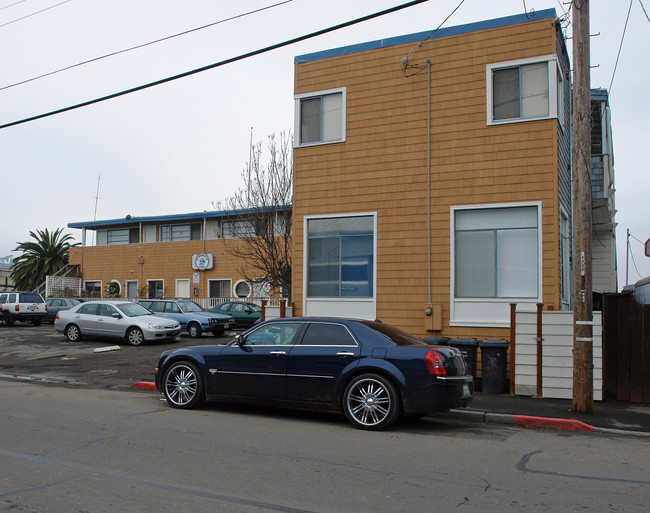 27 Harbor St in San Rafael, CA - Foto de edificio - Building Photo