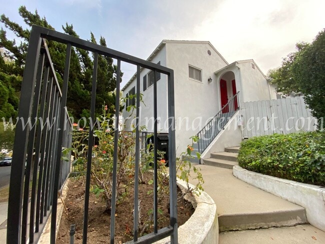 property at 2025 Fox Hills Dr