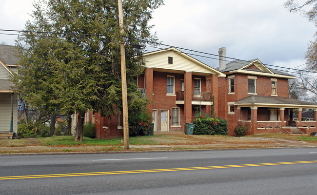 1521 Dodds Ave in Chattanooga, TN - Foto de edificio - Building Photo