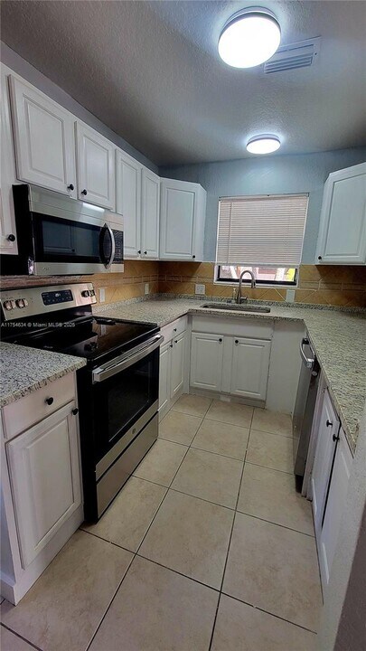 46 SE 10th St in Deerfield Beach, FL - Building Photo