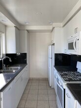 10674 Holman Ave in Los Angeles, CA - Building Photo - Building Photo