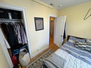 183 River St, Unit 2 in Cambridge, MA - Foto de edificio - Building Photo