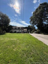 67 Renee Dr in Stonington, CT - Building Photo - Building Photo