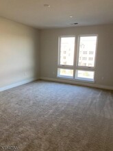 4 Vanderbilt Blvd-Unit -302 in Florham Park, NJ - Building Photo - Building Photo