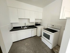 325 Main St in Saint John, NB - Building Photo - Building Photo