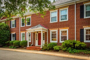 4218 35th St S, Unit #A2 in Arlington, VA - Building Photo