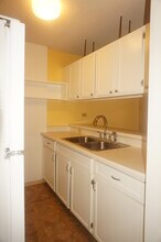 98-450 Koauka Loop, Unit 711 in Aiea, HI - Building Photo - Building Photo