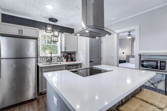 107 N D St in Pensacola, FL - Building Photo - Building Photo