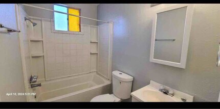 511 Utah St SE-Unit -511 in Albuquerque, NM - Building Photo - Building Photo