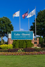 Lake+House Apartments in Wheeling, IL - Foto de edificio - Building Photo