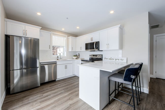 Aura Apartments in Sarnia, ON - Foto de edificio - Building Photo