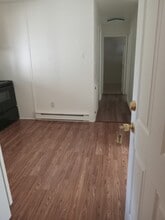 400 Broadway St in Rockwood, PA - Foto de edificio - Building Photo