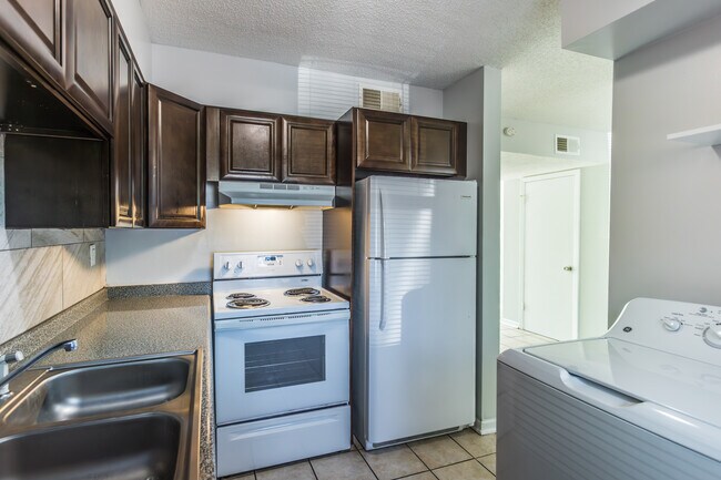 Spottswood Manor in Memphis, TN - Foto de edificio - Interior Photo