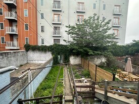 917 Ellsworth St, Unit 2 in Philadelphia, PA - Building Photo