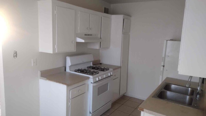 2022 Castleberry Ln in Las Vegas, NV - Building Photo