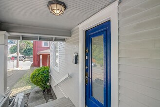 1215 NE 55th St in Seattle, WA - Building Photo - Building Photo