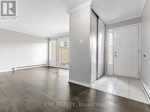 161 Milestone Crescent in Aurora, ON - Building Photo - Building Photo