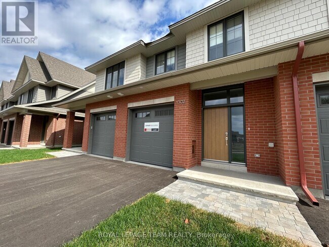 1302 Whitlow Grass Wy in Ottawa, ON - Building Photo - Building Photo