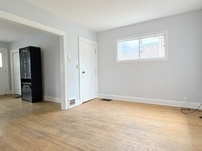 1020-1022 Gladstone Ave in Windsor, ON - Building Photo - Building Photo