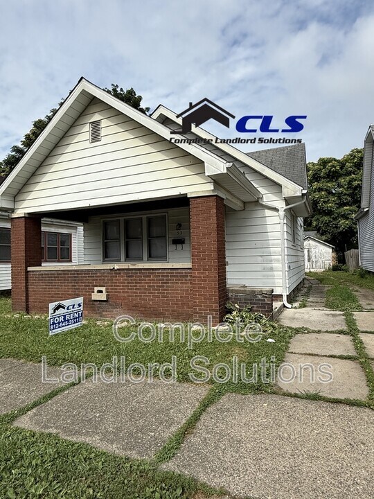 53 S 16th St in Terre Haute, IN - Building Photo