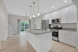 1204 Simon St in Wilmington, NC - Building Photo - Building Photo