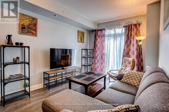 7900 Bathurst St in Vaughan, ON - Building Photo - Building Photo