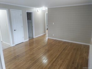 15 Ketcham Pl in Melville, NY - Building Photo - Building Photo